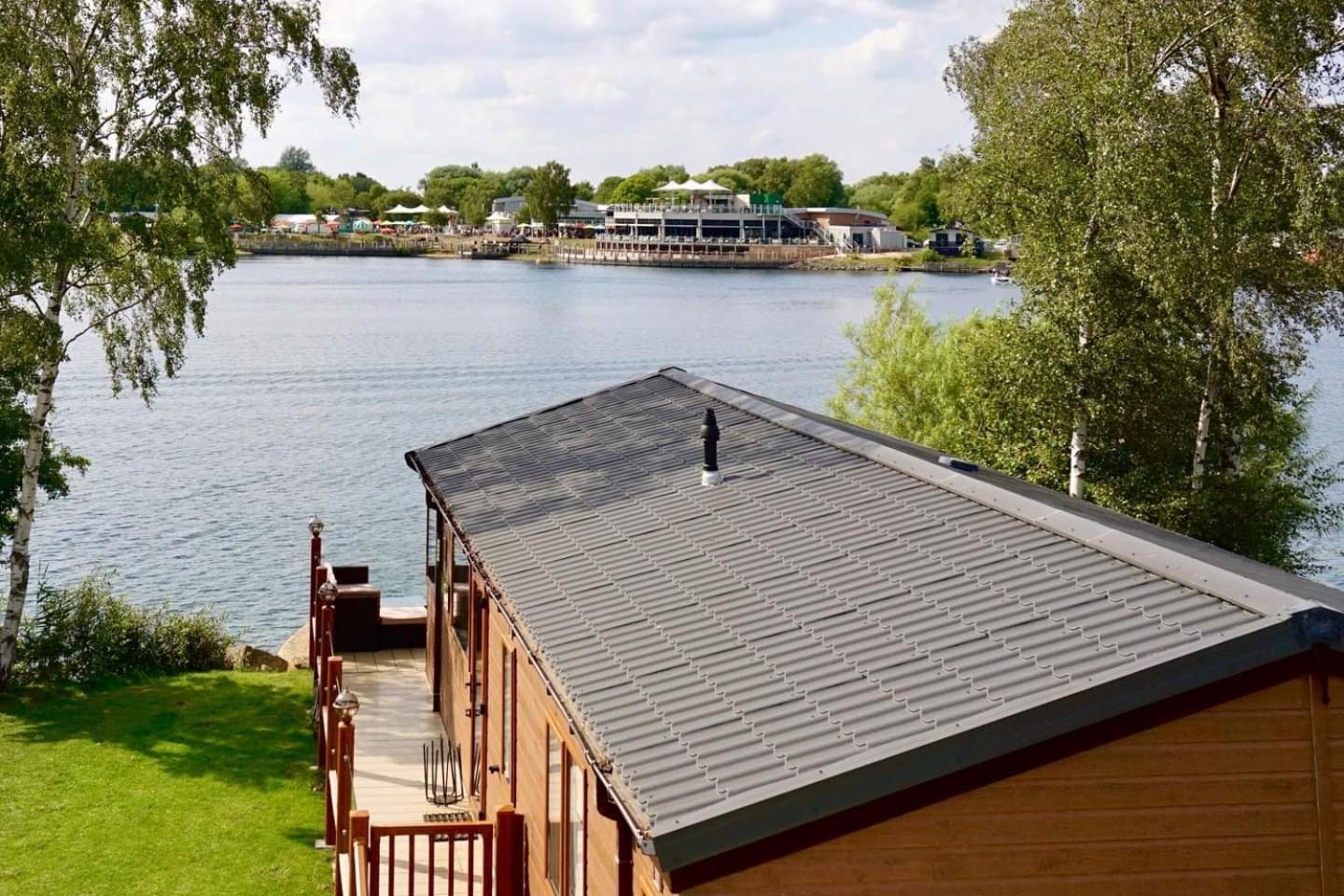Fable Lodge Tattershall Lakes - Luxury Lakeside Lodge With Hot Tub Exterior foto